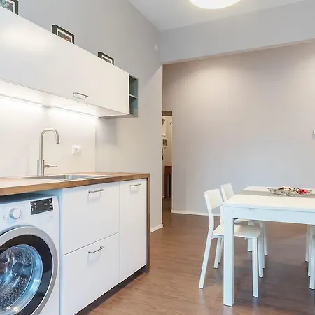 Modern And Bright 2 Bed Flat Near San Peter
